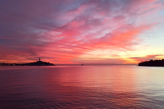 Dolphin Watching Sunset Speedboat Tour with Drinks in Rovinj - The 90-Minute Plan: How the Sunset Tour Actually Flows