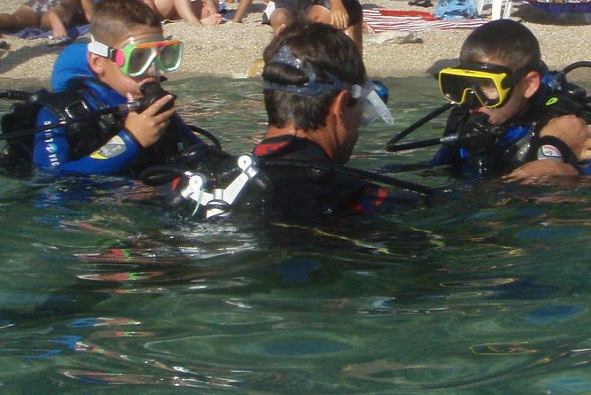 DSD - First time diving course - Theory on Safety, Underwater Sights, and Pressure Equalization