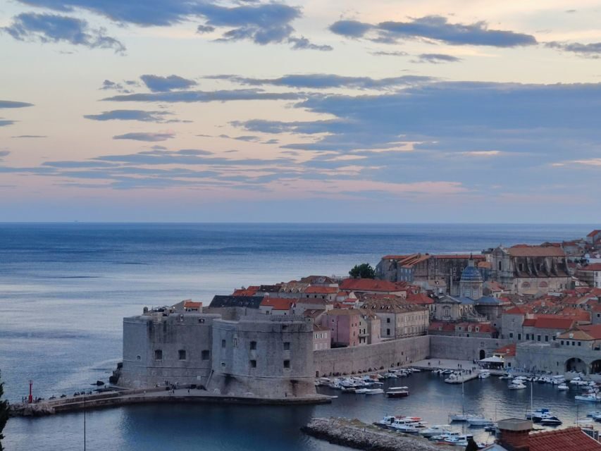 Dubrovnik: 2h Old Town Private Guided Tour - The Old Town route: cobblestones, but with a purpose