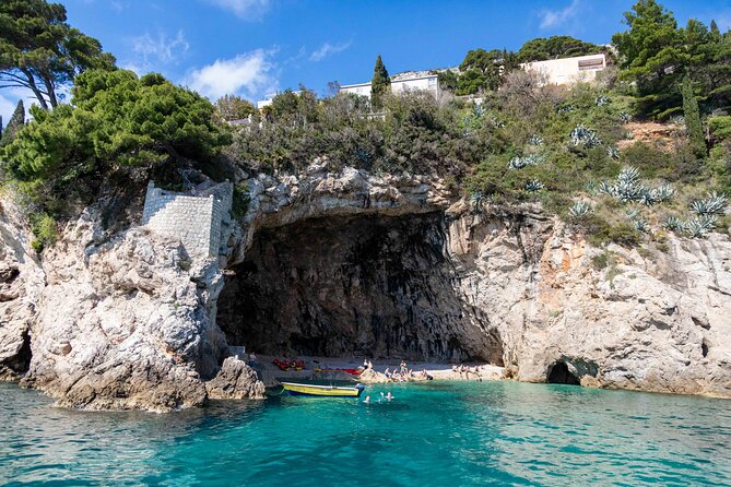 Dubrovnik 45-Minute Boat Tour Around Old Town Walls - Glass-bottom vs. “just a boat ride”: what to expect under your feet