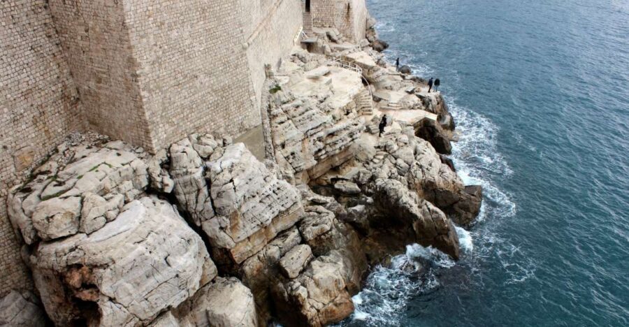 Dubrovnik: 45-Minute Panoramic Cruise Tour - The Old Town pier setup and what boarding feels like