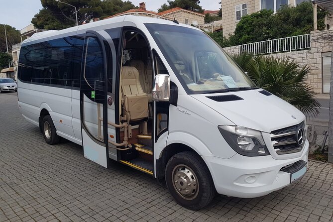 Dubrovnik Airport to/from Dubrovnik Area - Private Transfer - The practical value of flight tracking and waiting