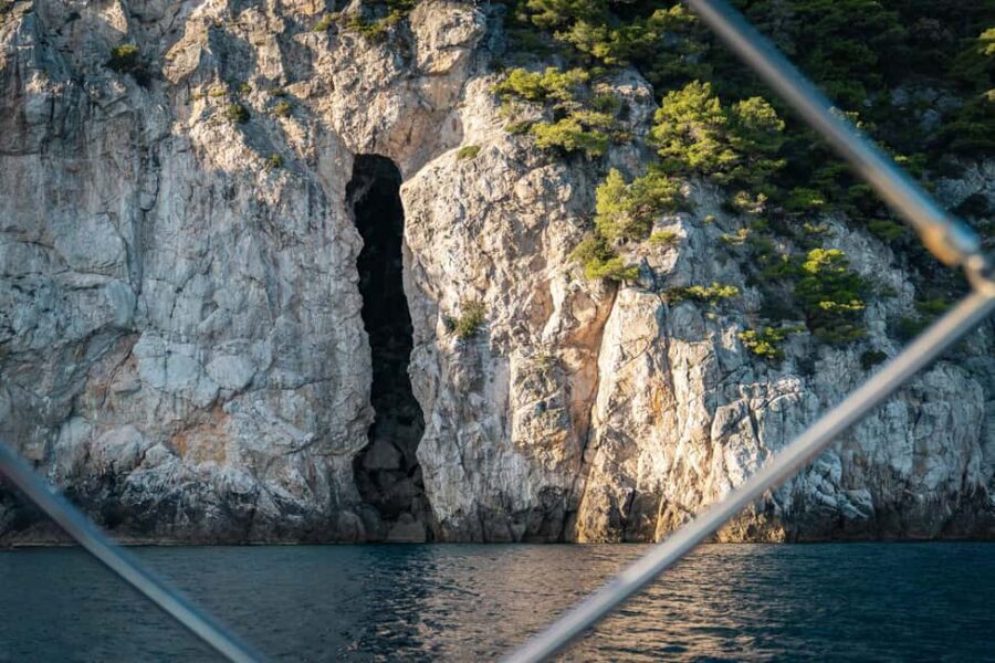 Dubrovnik: Blue Cave small group tour - Small-group value: why 9 people matters on a speedboat