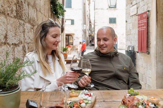 Dubrovnik by Night, History, Wine & Bites - Wine Bar Škar tasting: what’s included and why it works