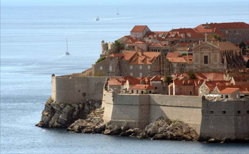 Dubrovnik City Walls: Small-Group 2-Hour Tour With a Local - Fort Revelin and the eastern approach: learning the harbor’s job