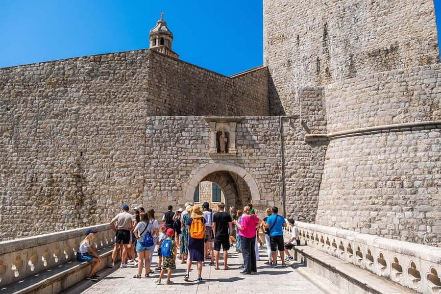 Dubrovnik: City Walls, Stradun & Old Town Story Walking Tour - Starting at Nautika: get oriented without wasting time