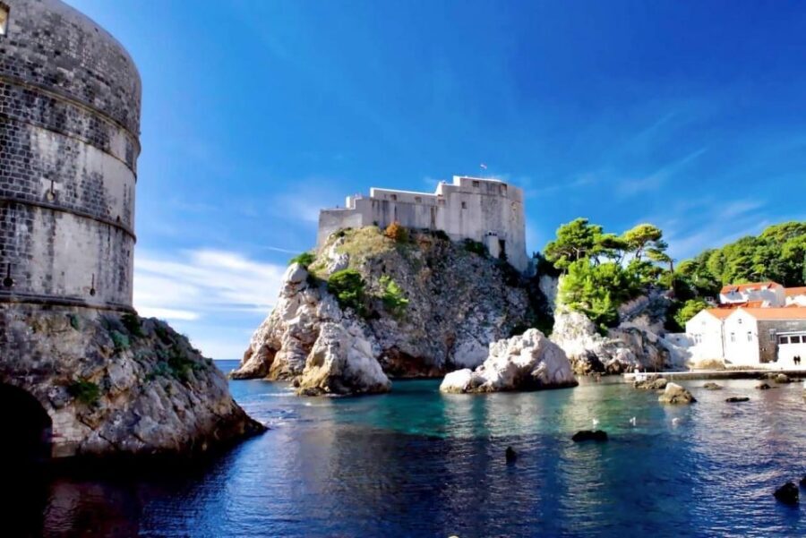 Dubrovnik: City Walls Tour for Early Birds & Sunset Chaser - Stradun warm-up: a quick walk that sets the scene