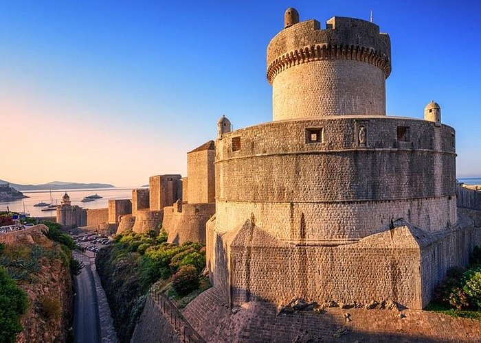 Dubrovnik City Walls Walking Tour (entrance ticket included) - Stories that turn stones into context: Game of Thrones and war-era perspective