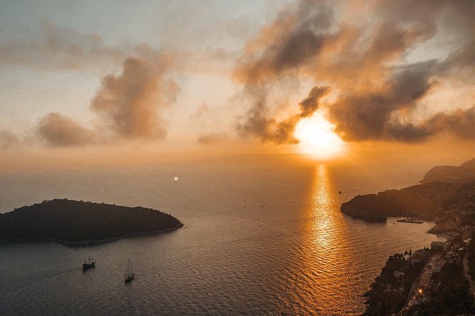 Dubrovnik E-Tuk Tuk Sunset Tour to Mount Srd - The comfort details: blankets, cushions, and why they matter