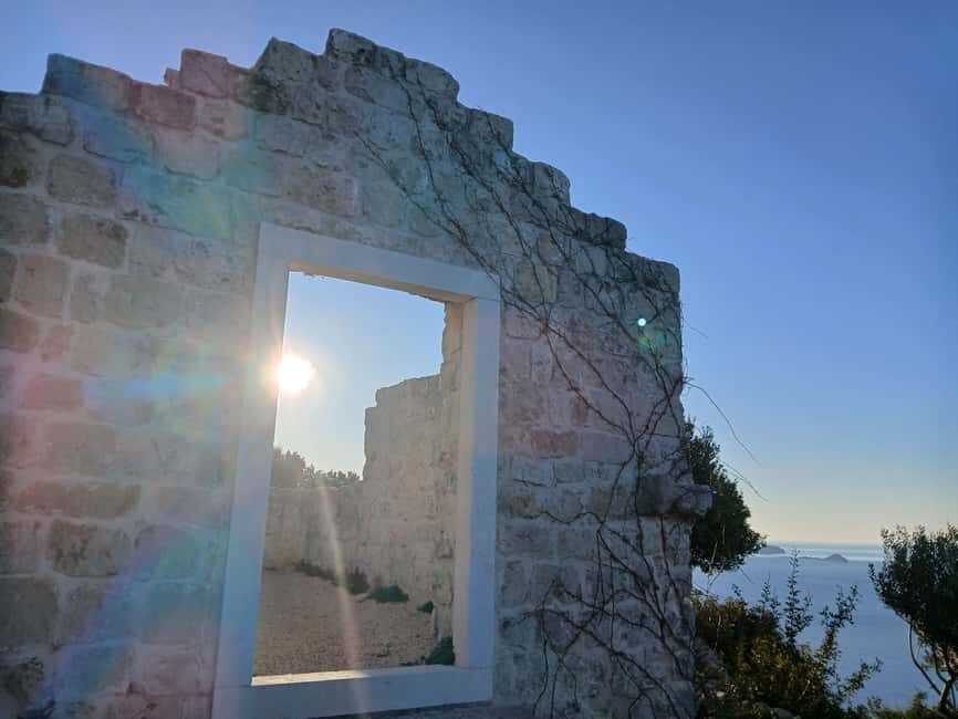 Dubrovnik: Early Nature Walk with a Historical Twist - The 20-minute climb to Park Orsula: nature + trade-route context