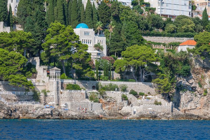 Dubrovnik Game of Thrones Boat Tour - Iron Throne Room photos: included entry that makes the fan part easy