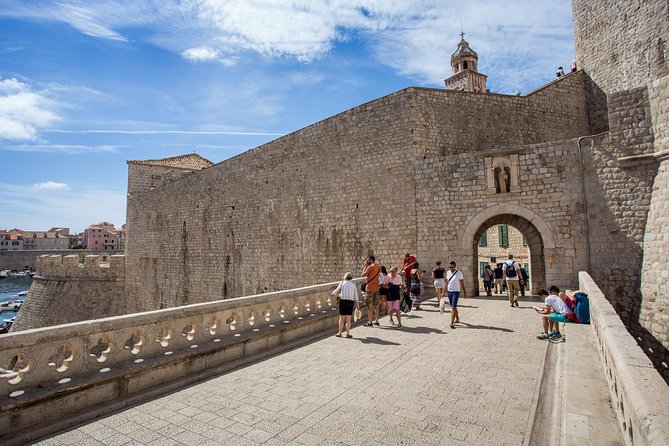 Dubrovnik Game of Thrones Full-Day Tour + Lokrum & Srđ - UNESCO Old Town walking: why doing it with a guide helps