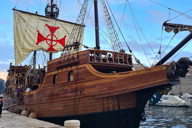 Dubrovnik Game Of Thrones Tour + Iron Throne Photo (Small Group) - Stop 1 at Apartment Villa Ahava: Kings Landing, Blackwater Bay, and Qarth in 20 Minutes