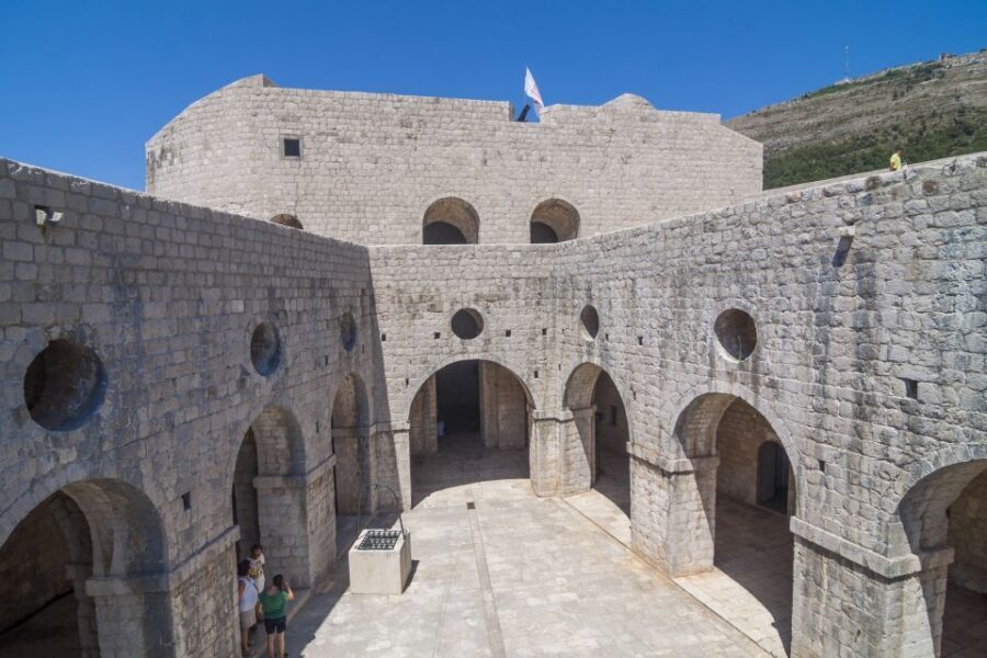 Dubrovnik: Game of Thrones Walking, Car and Boat Tour - The 2-Hour Walk Around Old Town: Red Keep, Blackwater Bay, and the Walk of Shame