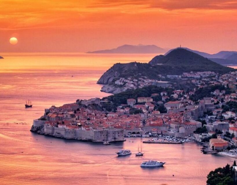 Dubrovnik: Golden Hour Sunset Cruise - Getting on board at Old Town port (and finding the right boat fast)