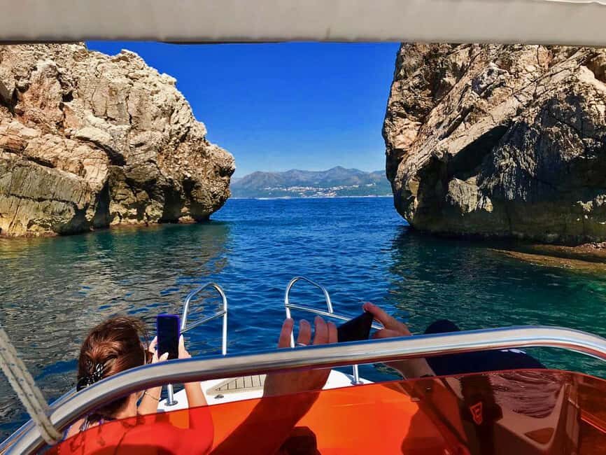 Dubrovnik: Half-Day Boat Tour to Elaphite Islands 4h - Cave Hopping Around Koločep: Speedboat Stops and Photo-First Moments