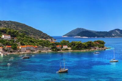 Dubrovnik Island-Hopping Cruise in the Elaphites with Lunch - Boarding the Sail: Drinks, Wi‑Fi, and Choosing Where to Sit