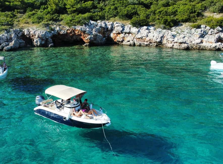 Dubrovnik (Marina Frapa): 7 Caves Tour (4h) + Drinks&Snorkel - The route’s “warm-up” stops: Franjo Tuđman Bridge and lighthouse views