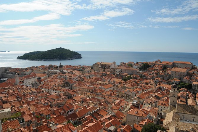 Dubrovnik Old Town History Walking Tour - Franciscan Church and Monastery: the library and the pharmacy