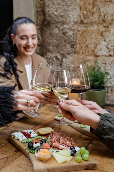 Dubrovnik Old Town: Night tour with History, Wine & Bites - Key things I’d mark on your Dubrovnik map