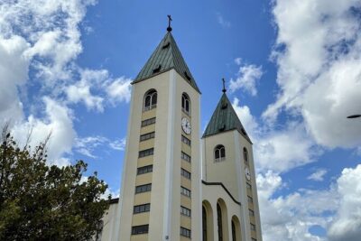 Dubrovnik: Private Tour to Međugorje & Kravice Waterfalls - Medjugorje: Mass and key pilgrimage places, with free admission