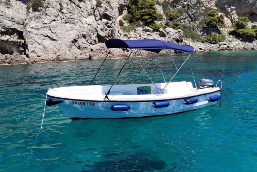 Dubrovnik: Rent a fun and easy to use boat without license - The Boat Setup: What’s Onboard (So You Don’t Overpack)