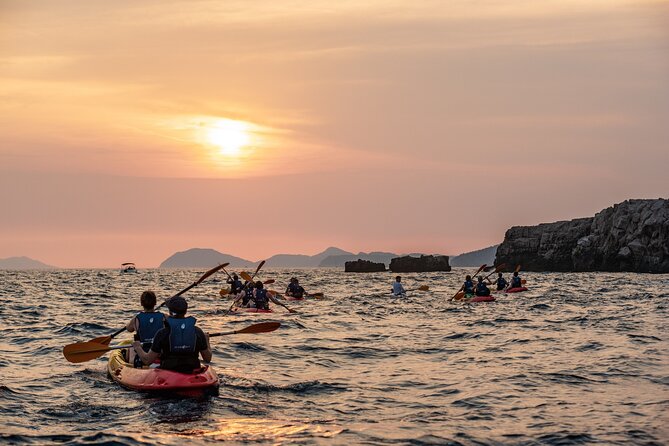 Dubrovnik: Sunset Kayak & Snorkel Tour with Wine & Water - Where you meet and how you’ll finish close to Stradun