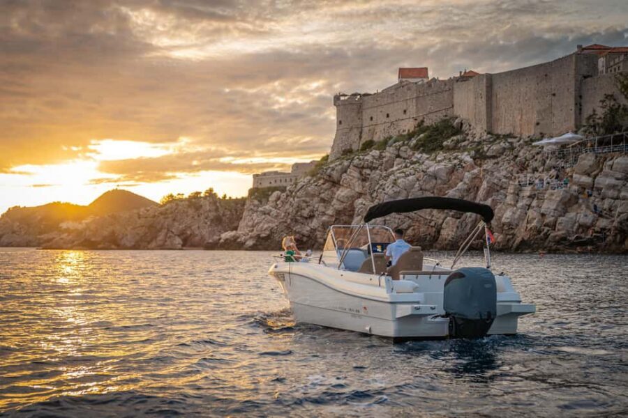 Dubrovnik: Sunset Tour With Panorama Of City Walls - The best city-wall angles happen when the boat pauses for viewpoints