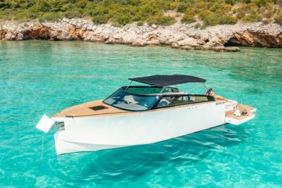 Dubrovnik to Elaphiti: Yacht Escape in Style - The Boat Setup: Skipper, Safety Gear, Towels, and Unlimited Drinks