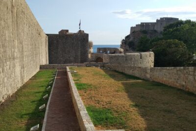 Dubrovnik Walls: Secret Tunnels of Minčeta Tower & Fort Bokar - Meeting at Stone Oasis and planning for the climb