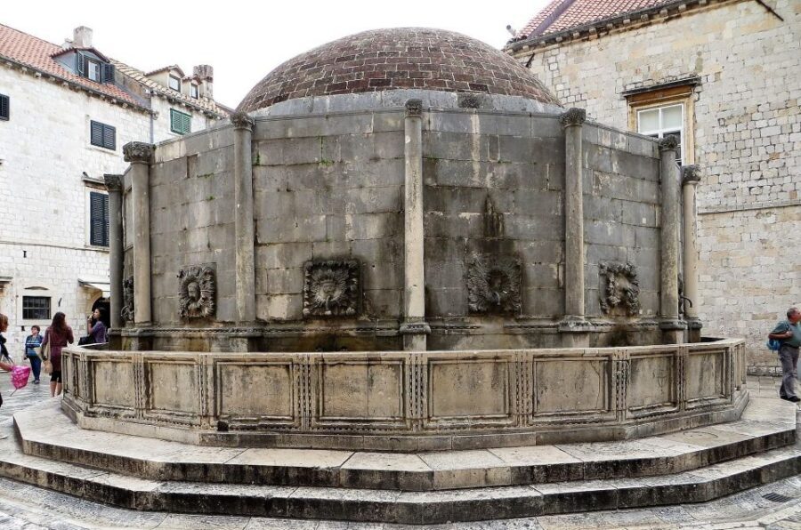 Dubrovnik's Jewish Heritage Tour: Unveiling the Past - Meeting up at Nautika: the easiest start in the old town