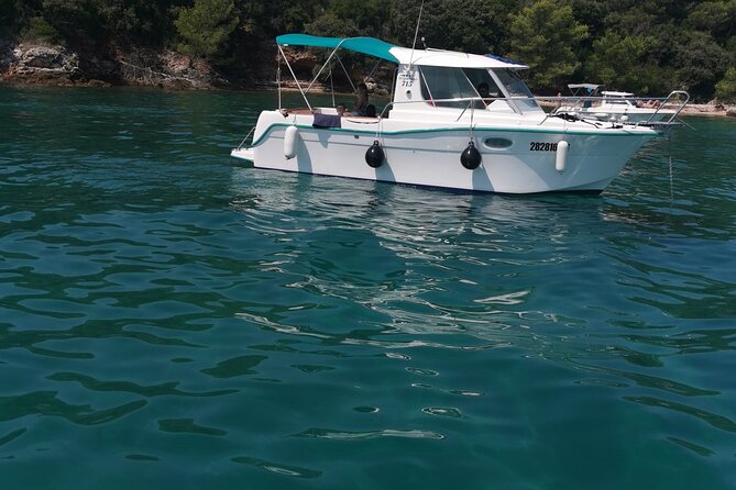 Dugi Otok Gems: Sakarun-Cave-Lagoon-Snorkeling-Snacks & Drinks - Veli Rat lighthouse pass-by: fast views, easy payoff