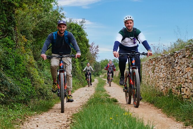 E-Bike swim & fortress tour Vodnjan - Vodnjan’s olive oil time: why the village stop is more than a break
