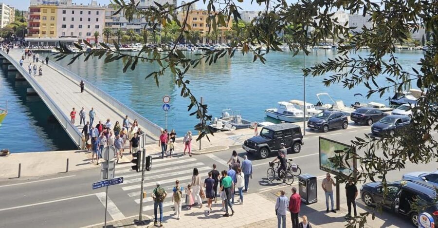 Eco tuk tuk Highlights of Zadar - Greeting to the Sun: your launch point and first big view