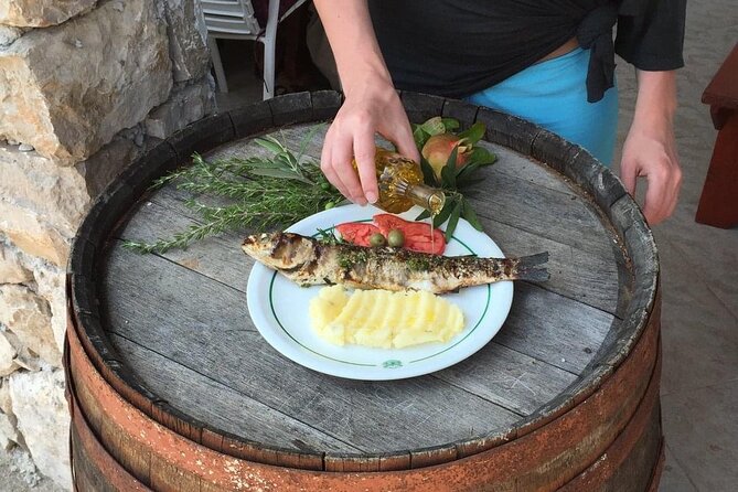 Elaphite Islands Cruise with Local Gastronomy at Captain's House - Lunch at Captain’s House: local comfort food with real staying power