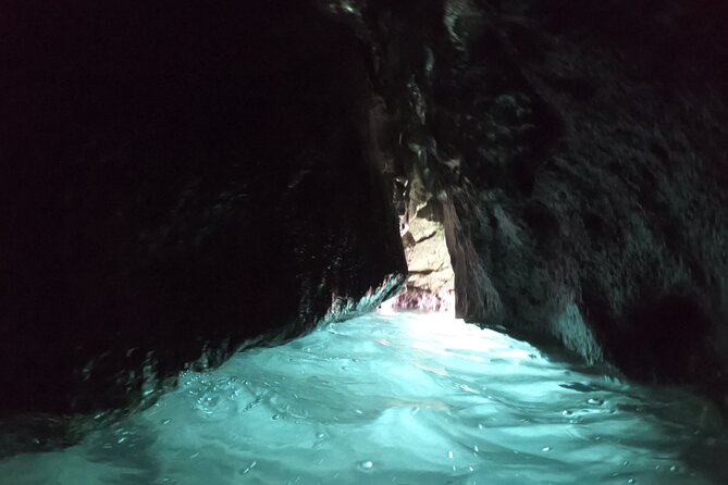 Elaphiti Island private boat tour - On-board extras: snorkeling gear, beer and wine, and comfort on a speedboat