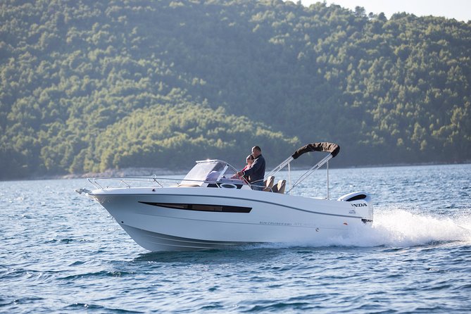 Elaphiti Islands 6 Hours Private Speedboat Tour - Sipan Island: the olive-oil island and Sudurad town time