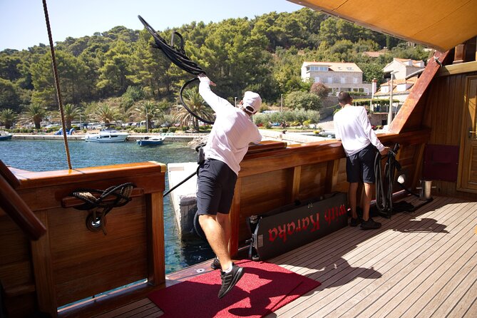 Elaphiti Islands On The Luxury Pirate Ship Karaka Dubrovnik - Snorkeling on this cruise: the full-face mask setup