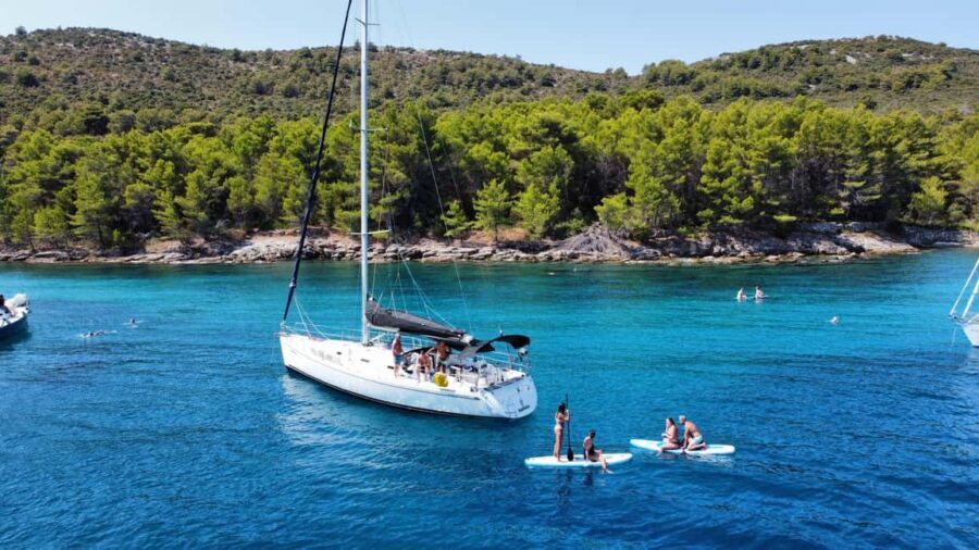 Elegant Day-Sailing Tour-Lunch&Drinks included - The Boat Comfort Factor: Cabins, Toilets, Kitchen, and Shade