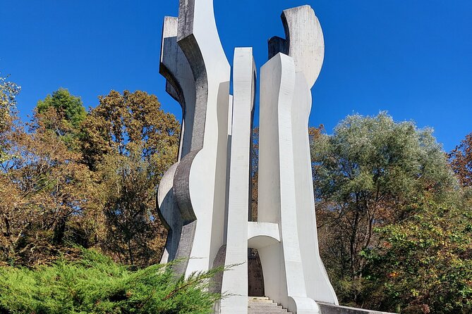 Ex-Yugoslavian "Spomeniks" tour - Who should book this Spomeniks tour