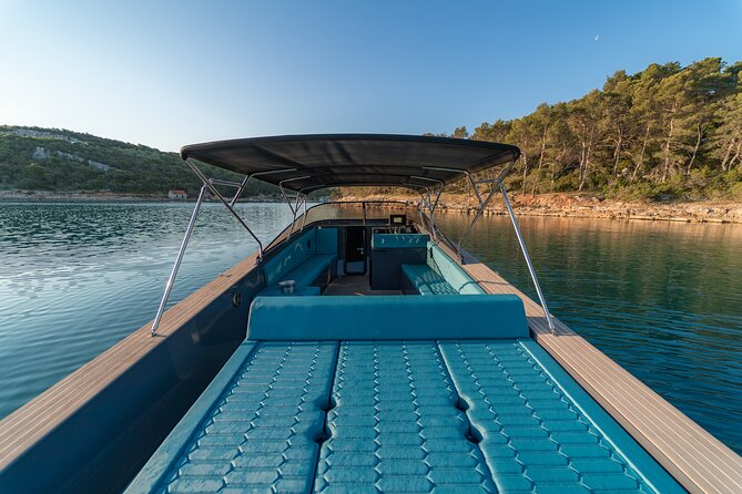 Exclusive Blue Lagoon Luxury Boat Tour from Split - Meeting point on Trumbićeva obala: how to start the day without stress