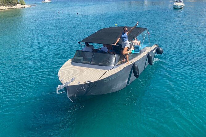 Exclusive Blue Lagoon Luxury Boat Tour from Split - Solta Island and the Mojito Man: the fun break between swims