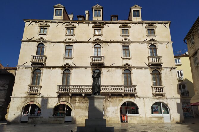 Experience Split With Local Professional Historian - Private - Jupiter’s Temple and St. Domnius: religion you can see from the street