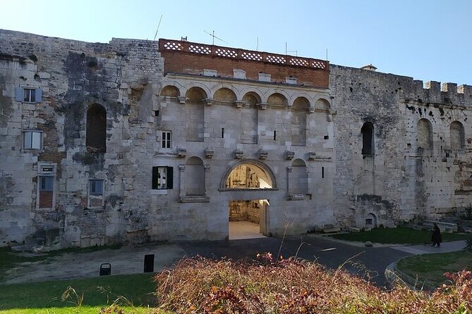 Experience Split With Local Professional Historian - Small Group - Entering Split Through the Golden Gate’s Story