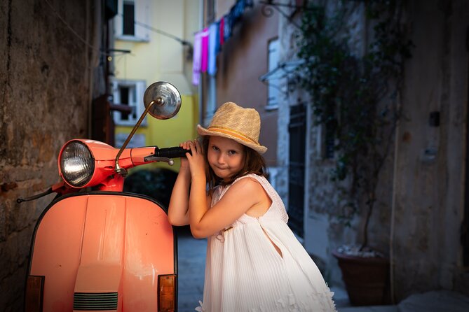 Explore Charms of Rovinj - Private Guided Walking Tour - Stop 5: Balbi’s Arch and the carved faces of history