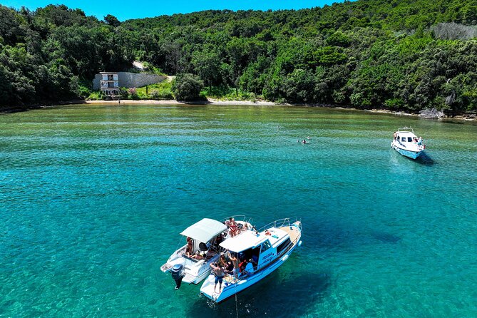 Explore Islands and Blue Bay Snorkeling Adventure on Speedboat - Speedboat realities: getting on board and dealing with wind