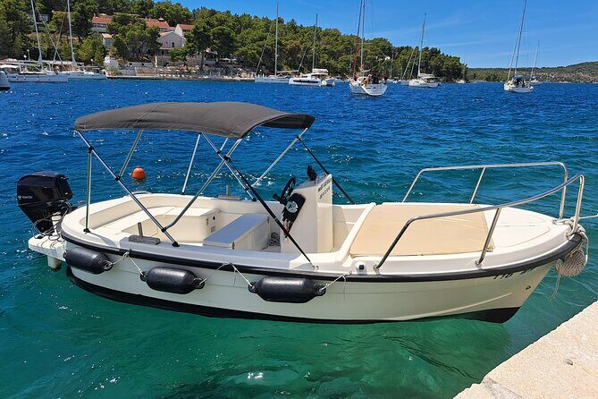 Explore the West coast of the island Brac by BETINA boat - Key highlights at a glance
