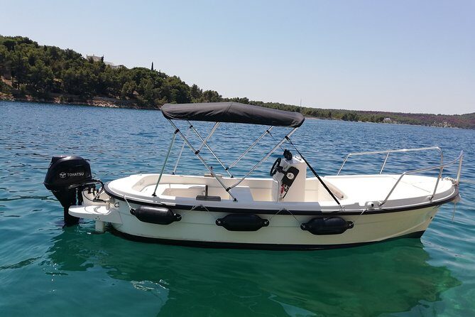 Explore the West coast of the island Brac by BETINA boat - Why driving your own Brac boat feels like a cheat code