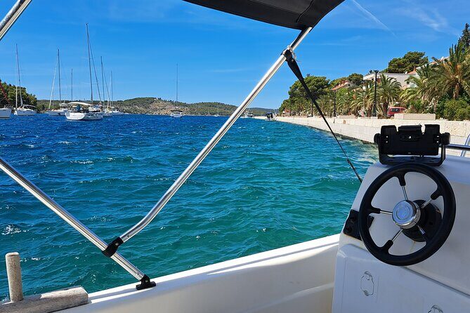 Explore the West coast of the island Brac by BETINA boat - Weather matters more than people think