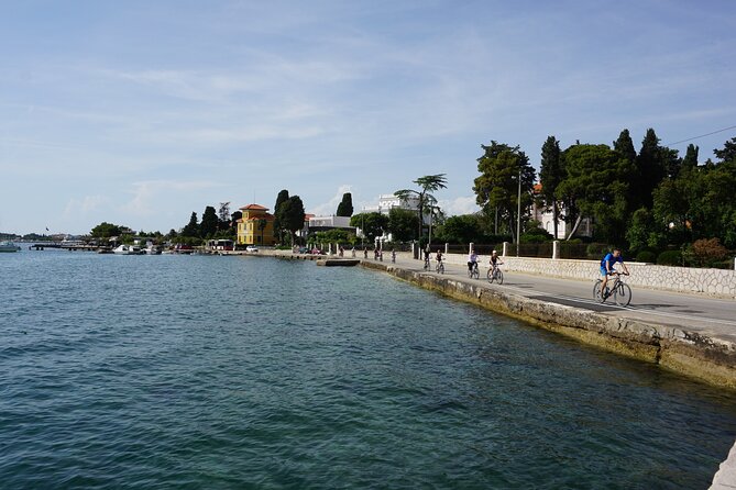 Explore Zadar Bike Tour - Stop 2: Oštri rat lighthouse and the view-play